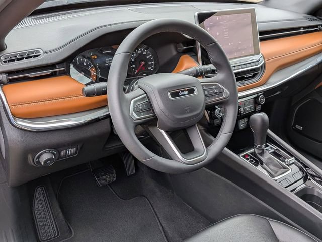Used 2024 Jeep Compass Limited w/ Sun and Sound Group AWD/4WD image 11
