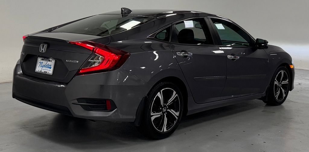 Used 2016 Honda Civic Touring image 3