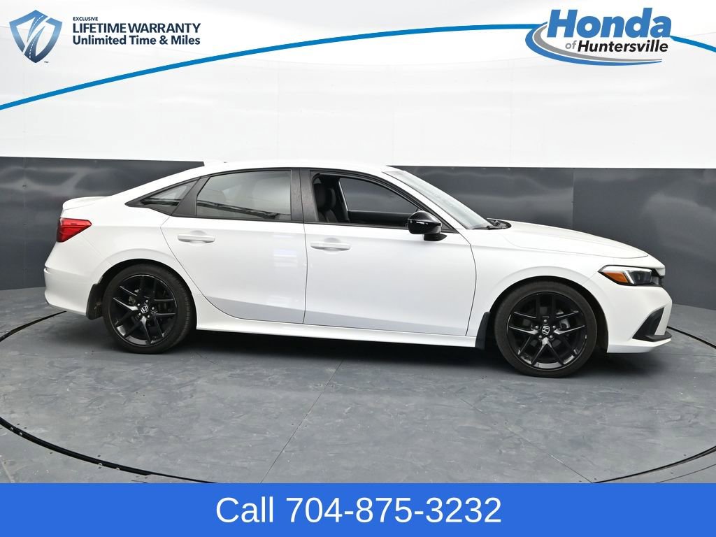 Used 2023 Honda Civic Sport image 9