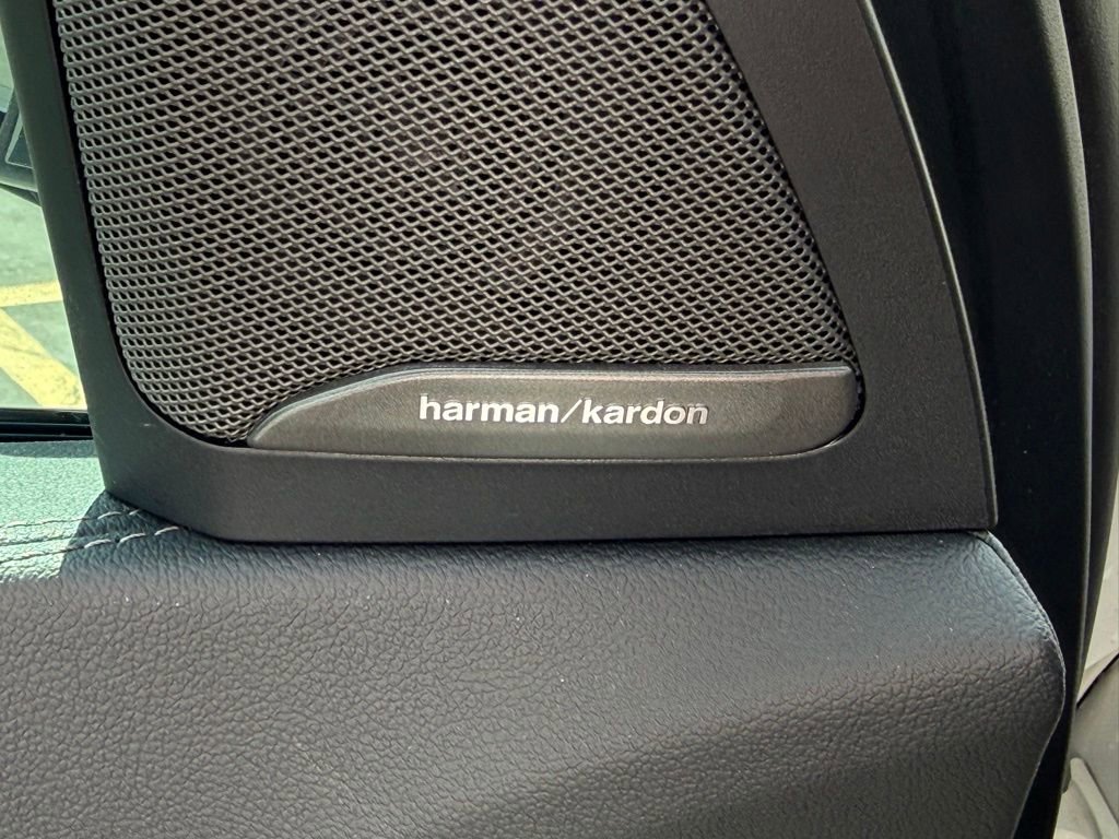 Used 2020 BMW X5 xDrive40i w/ M Sport Package image 11