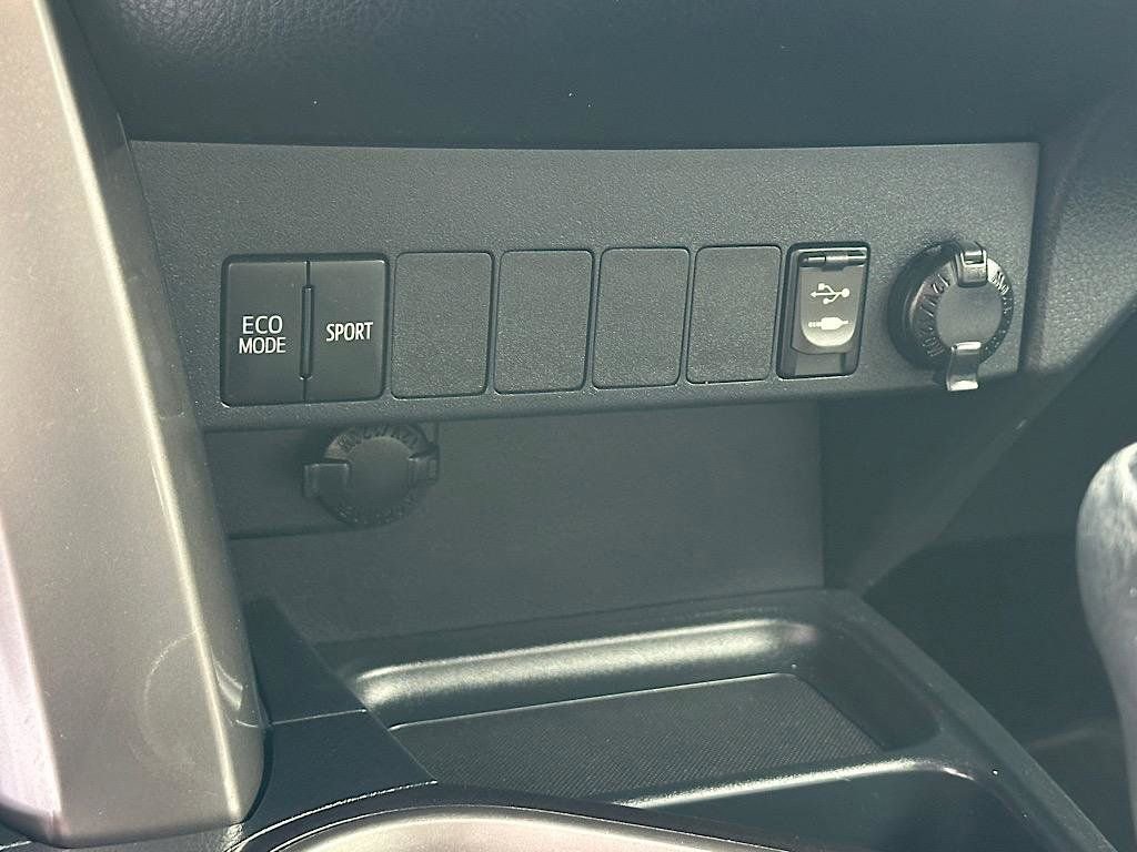 Certified 2017 Toyota RAV4 XLE AWD/4WD image 23