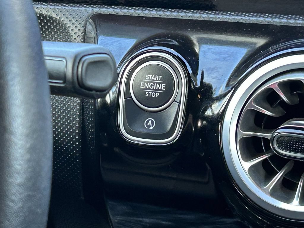 Used 2025 Mercedes-Benz CLA 250 image 17