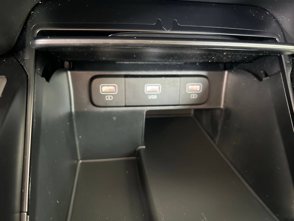 Certified 2022 Kia Sorento LX FWD image 49