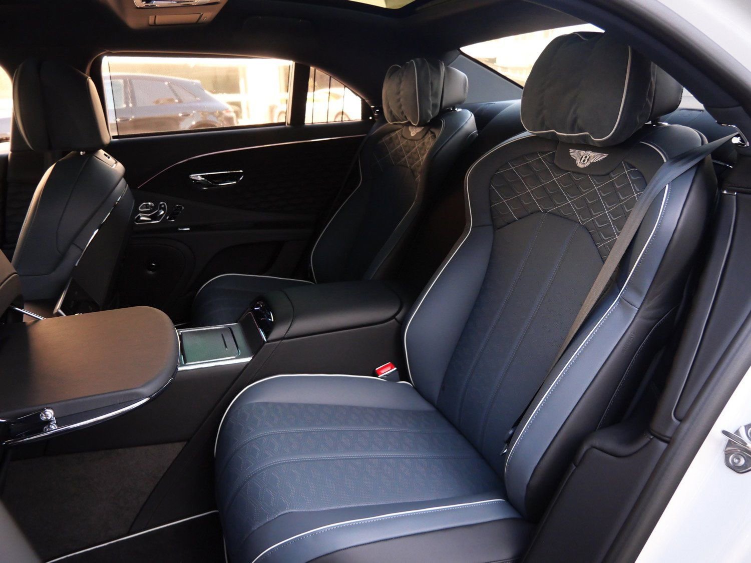 New 2026 Bentley Flying Spur Plug-In Hybrid AWD/4WD image 26