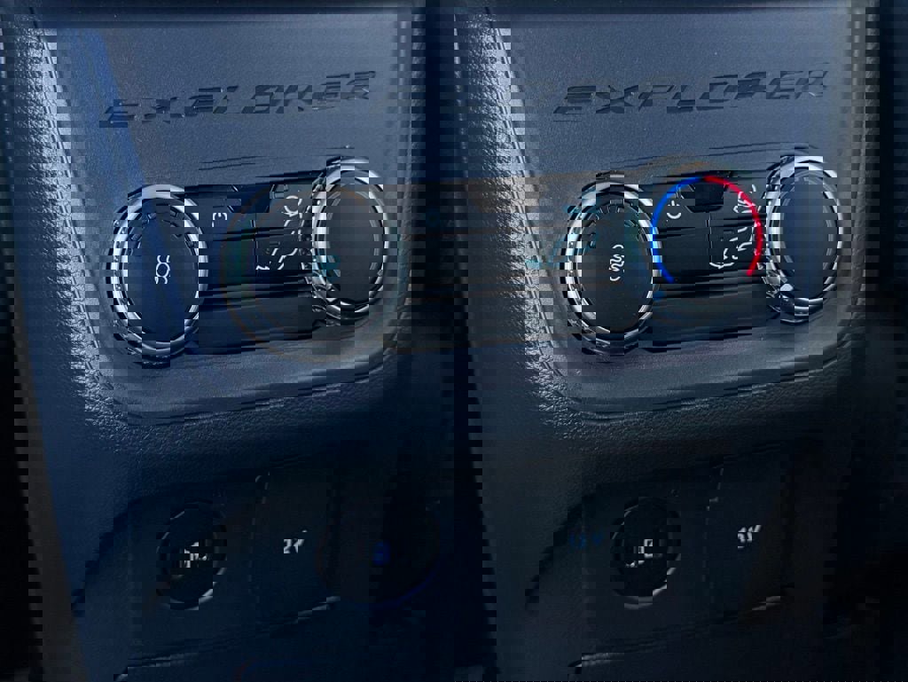 New 2026 Ford Explorer Active w/ Active Comfort Package image 60