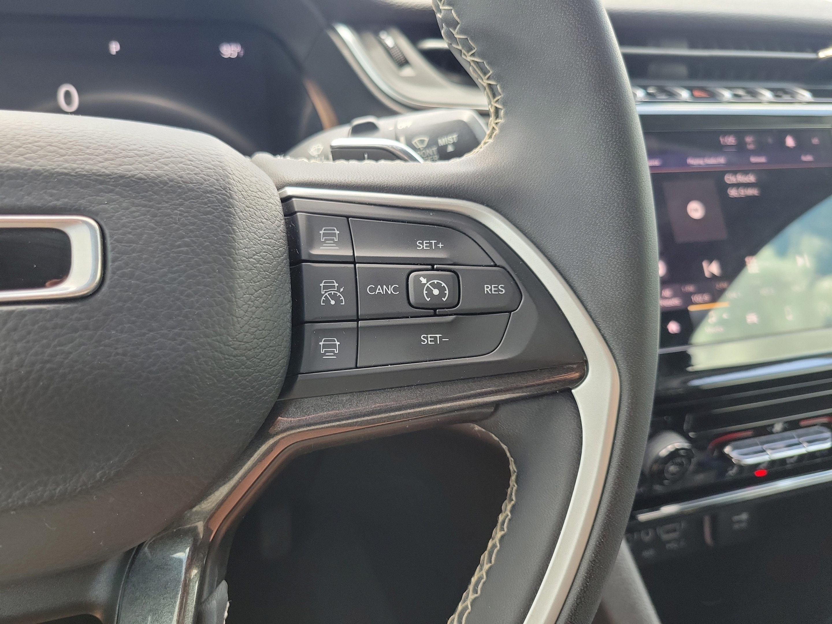 Used 2022 Jeep Grand Cherokee L Laredo w/ Luxury Tech Group I AWD/4WD image 19