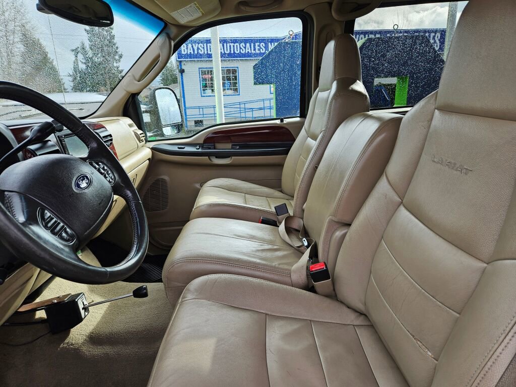 Used 2005 Ford F350 Lariat image 12