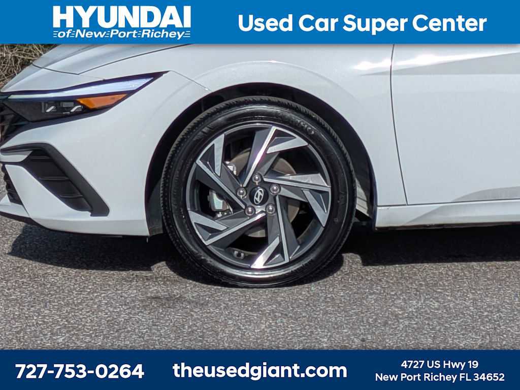 Used 2025 Hyundai Elantra Sport image 10