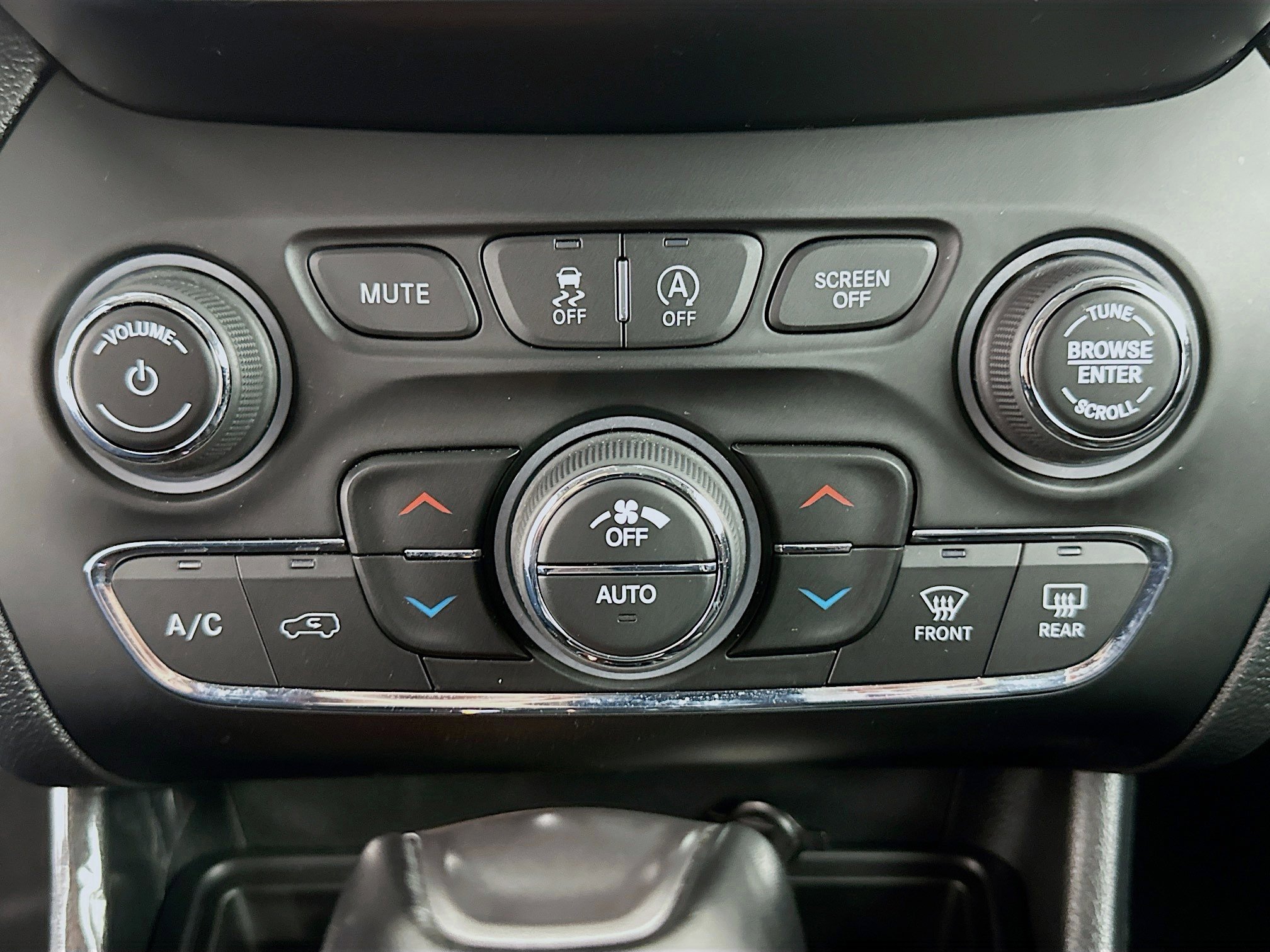 Used 2022 Jeep Cherokee Limited image 35