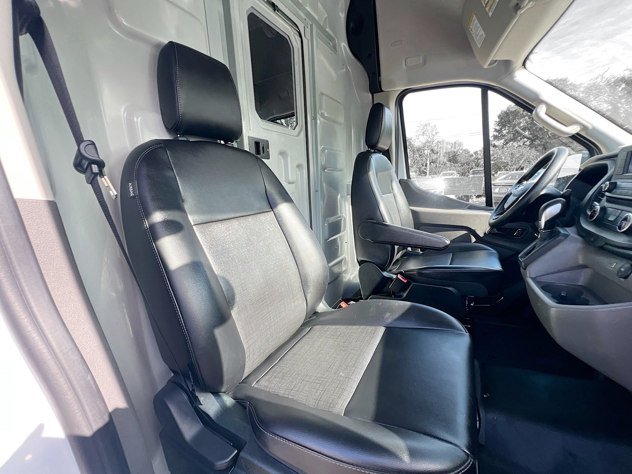 Used 2025 Ford Transit 250 148 High Roof Extended w/ Load Area Protection Package RWD image 29