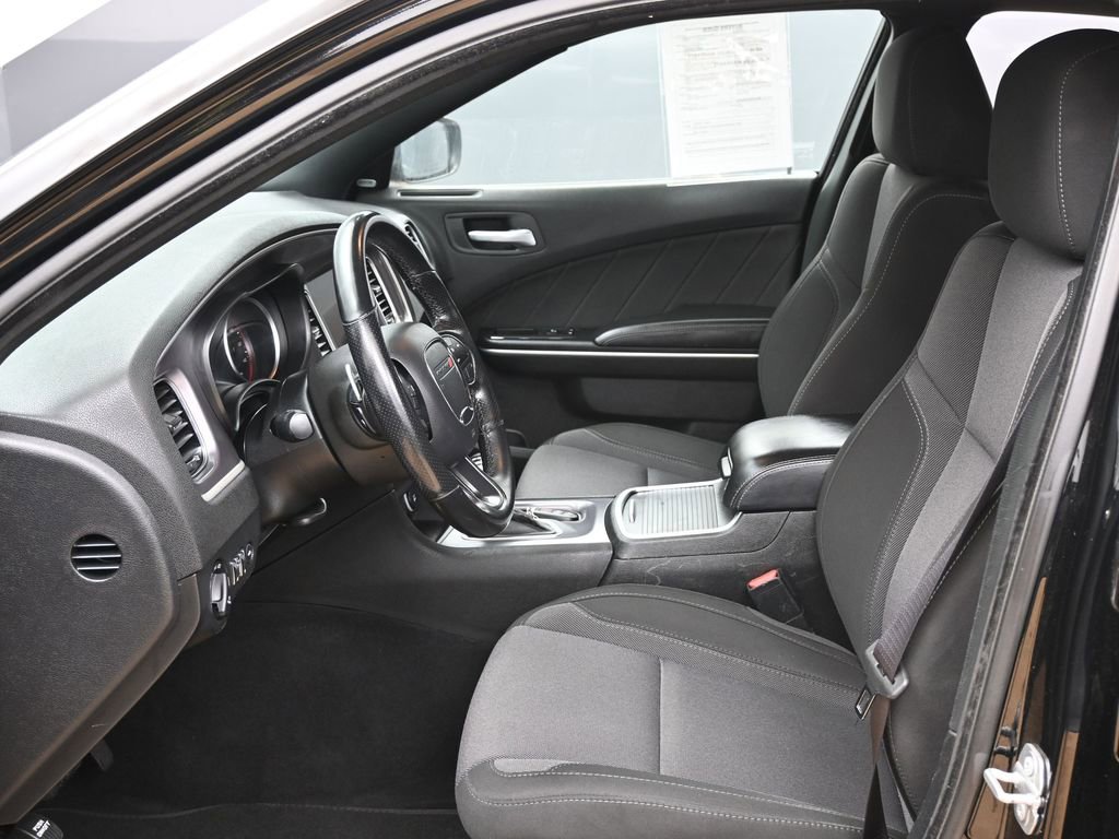Used 2019 Dodge Charger SXT image 32