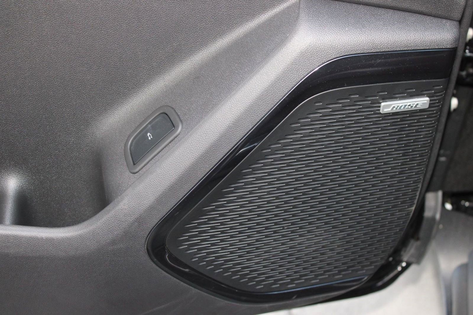 Used 2026 GMC Acadia AT4 image 22