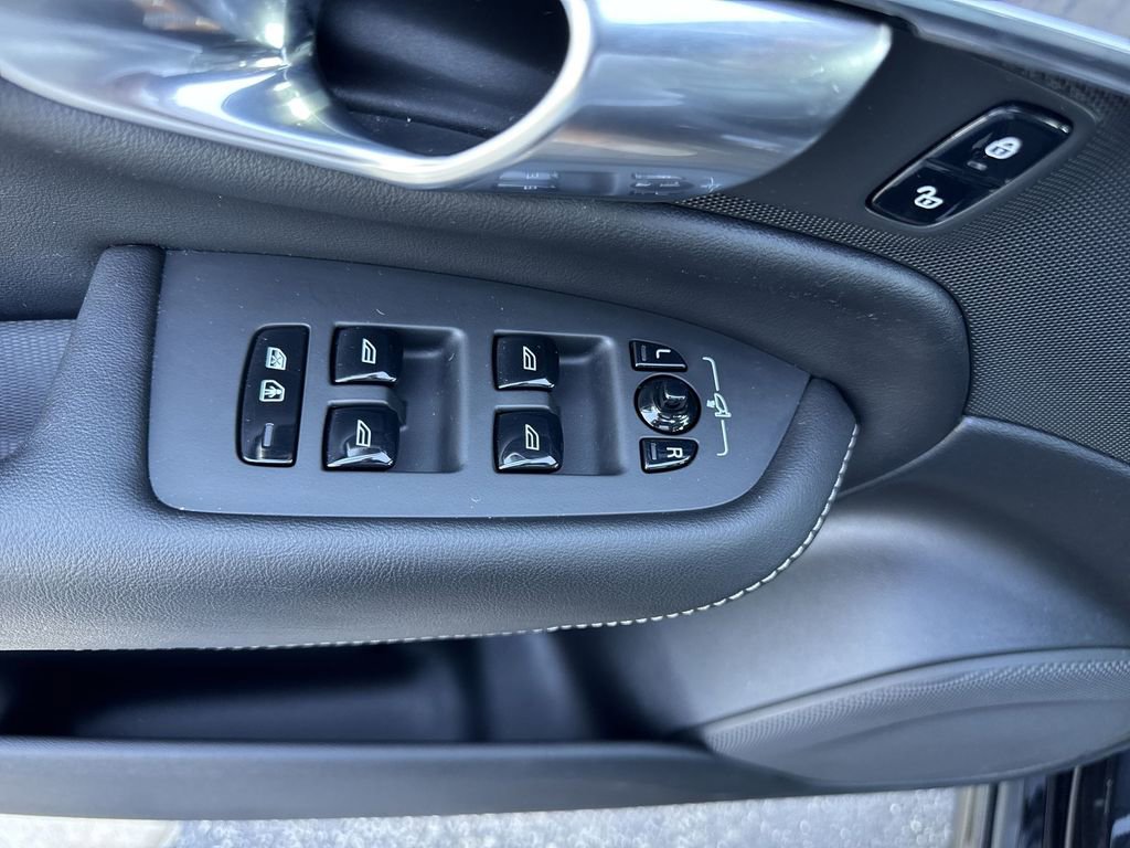 Used 2021 Volvo XC90 T8 Inscription w/ Advanced Package image 24