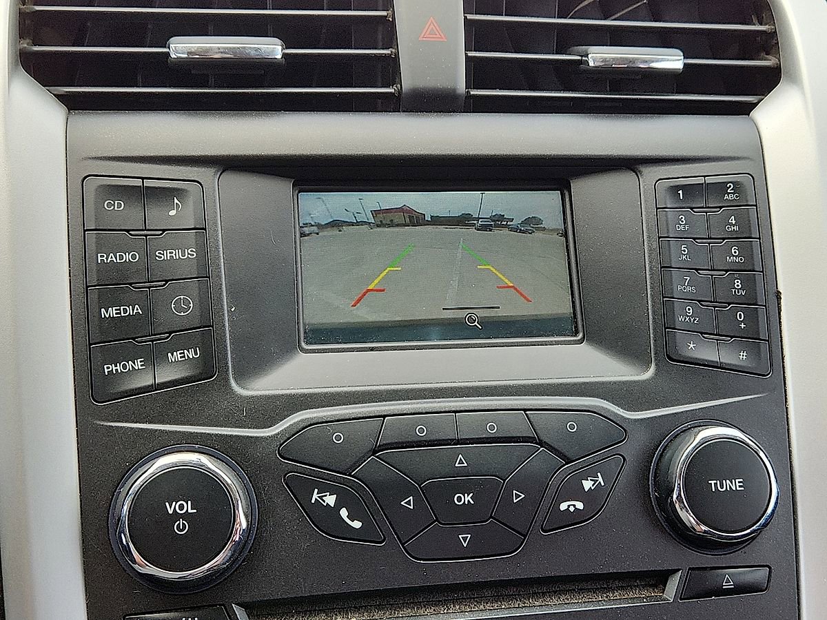 Used 2016 Ford Fusion SE FWD image 8