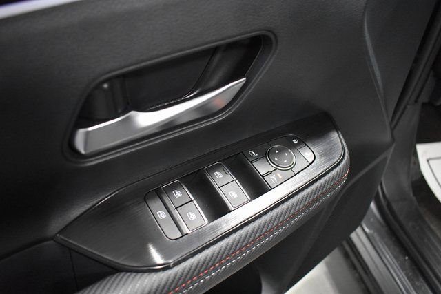 Certified 2025 Nissan Kicks SR image 15