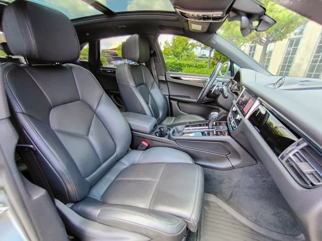 Used 2022 Porsche Macan AWD/4WD image 59