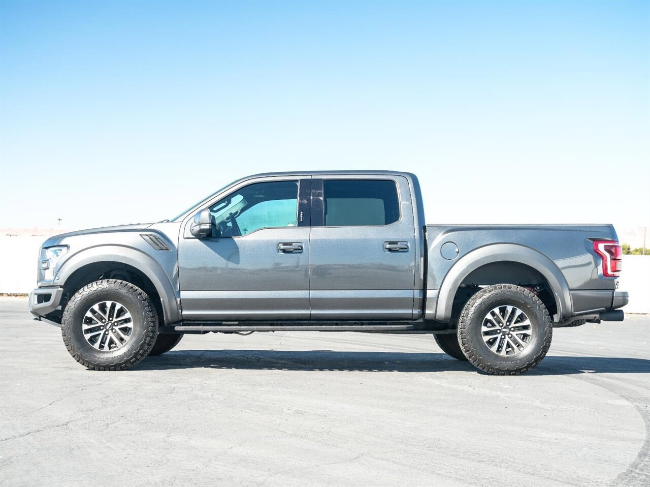 Used 2019 Ford F150 Raptor w/ Equipment Group 802A Luxury AWD/4WD image 5