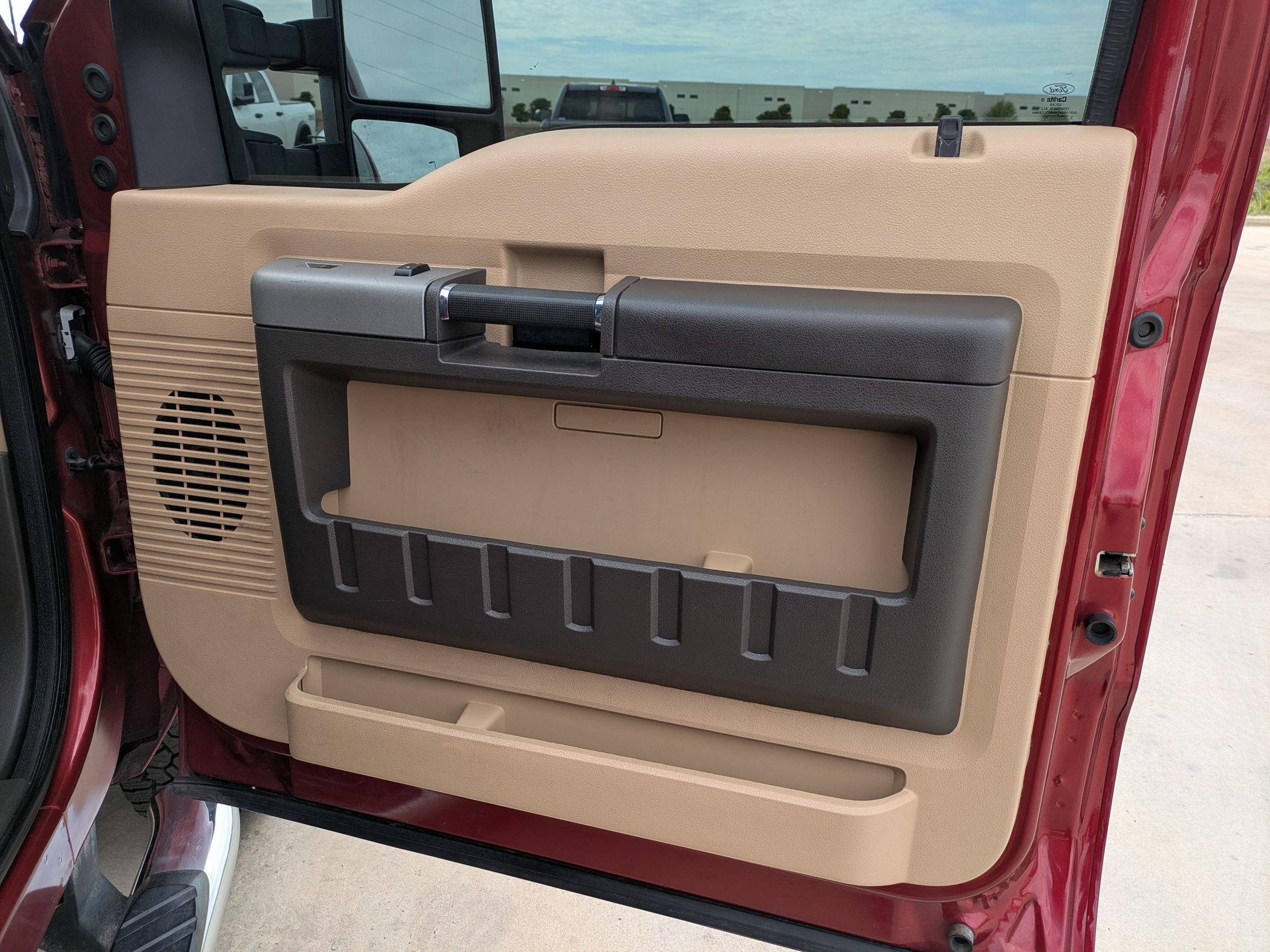 Used 2015 Ford F250 Lariat w/ Lariat Ultimate Package image 28