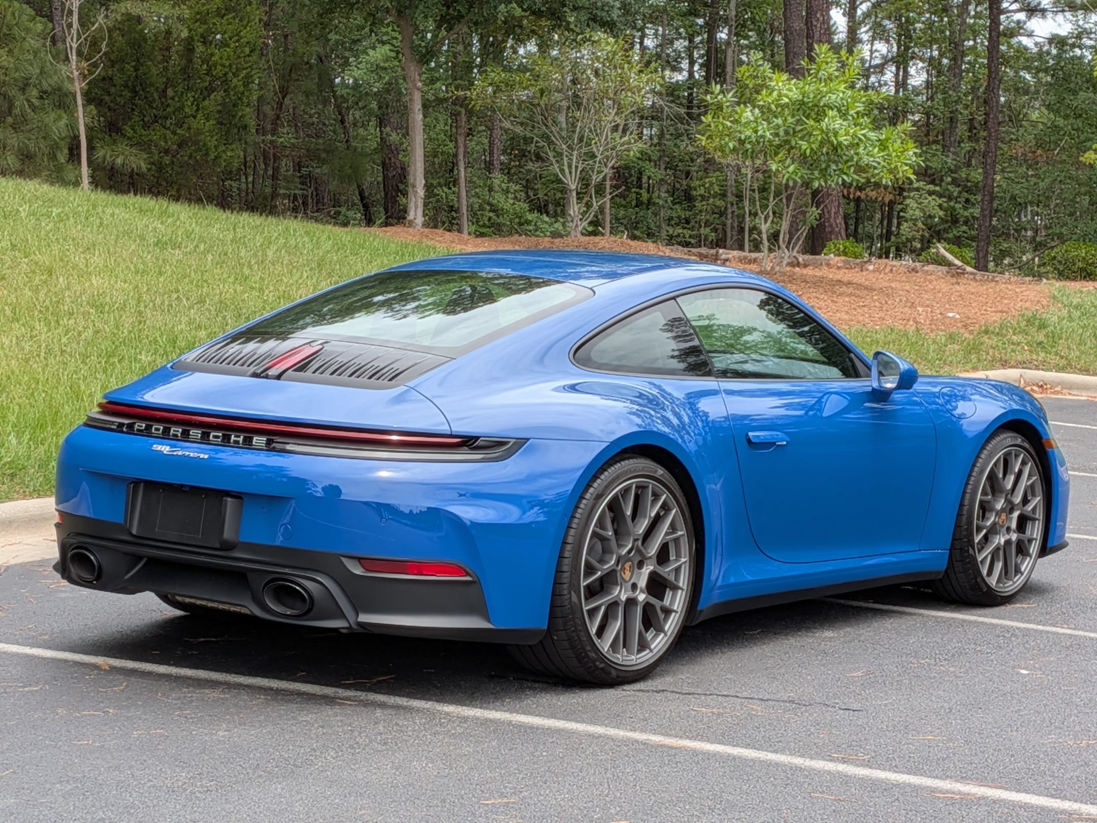 Certified 2025 Porsche 911 Carrera RWD image 30