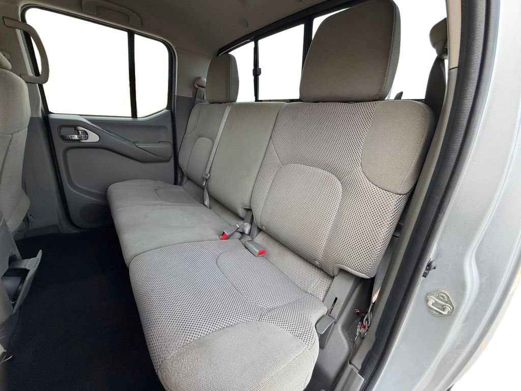 Used 2018 Nissan Frontier SV AWD/4WD image 19