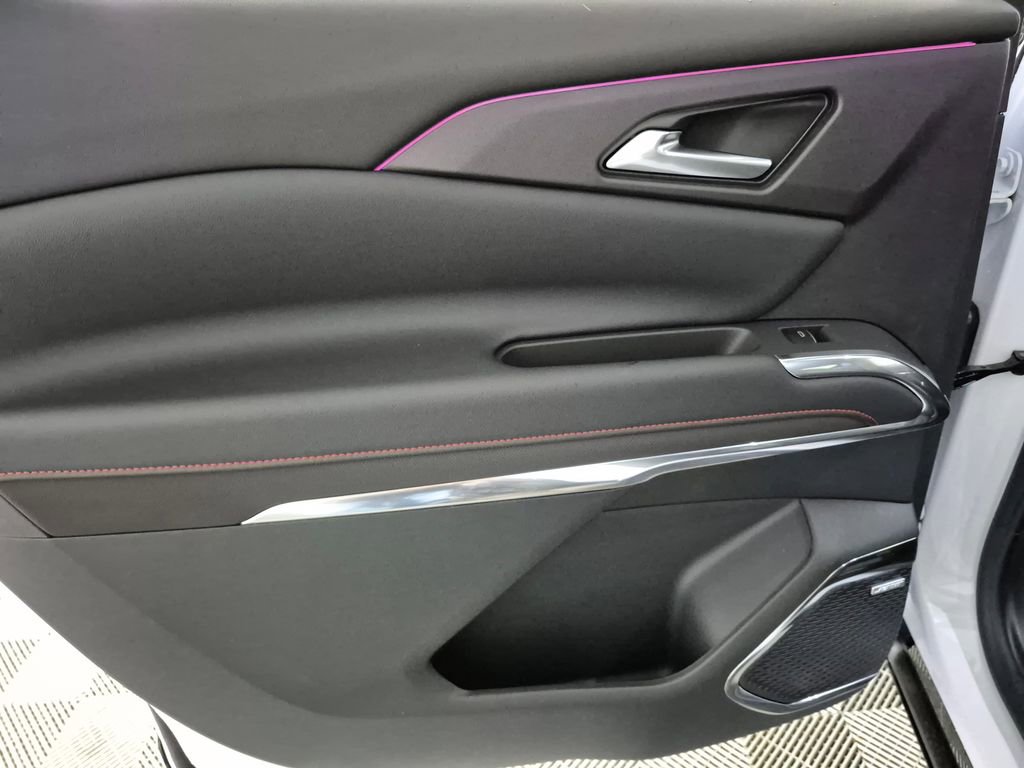 New 2026 Chevrolet Traverse RS w/ LPO, Floor Liner Package FWD image 23