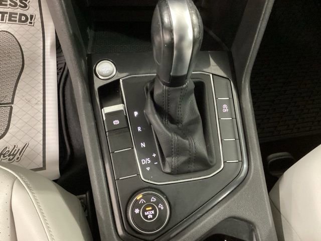 Used 2020 Volkswagen Tiguan SE w/ Panoramic Sunroof Package AWD/4WD image 18