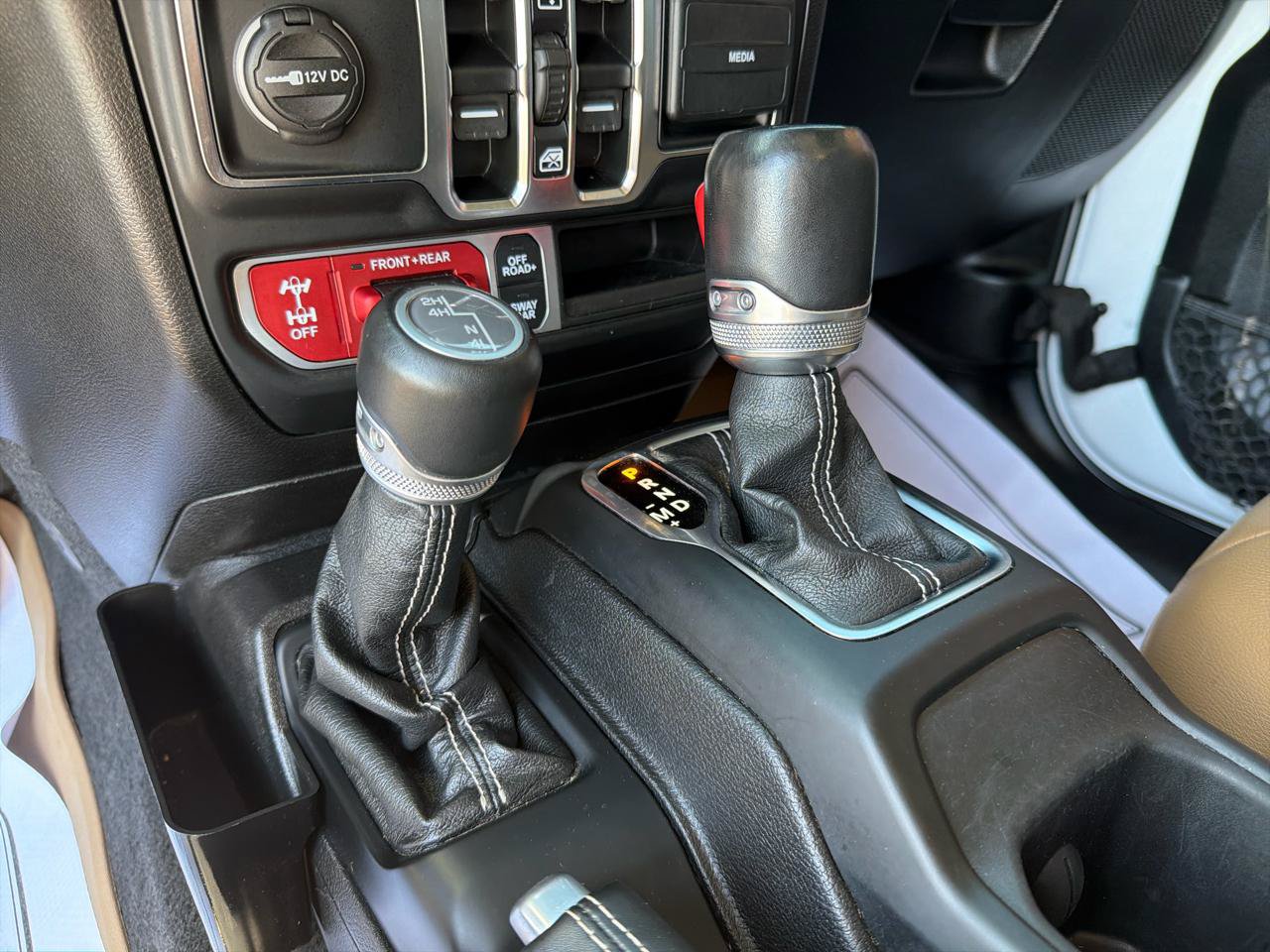 Used 2021 Jeep Gladiator Rubicon AWD/4WD image 12