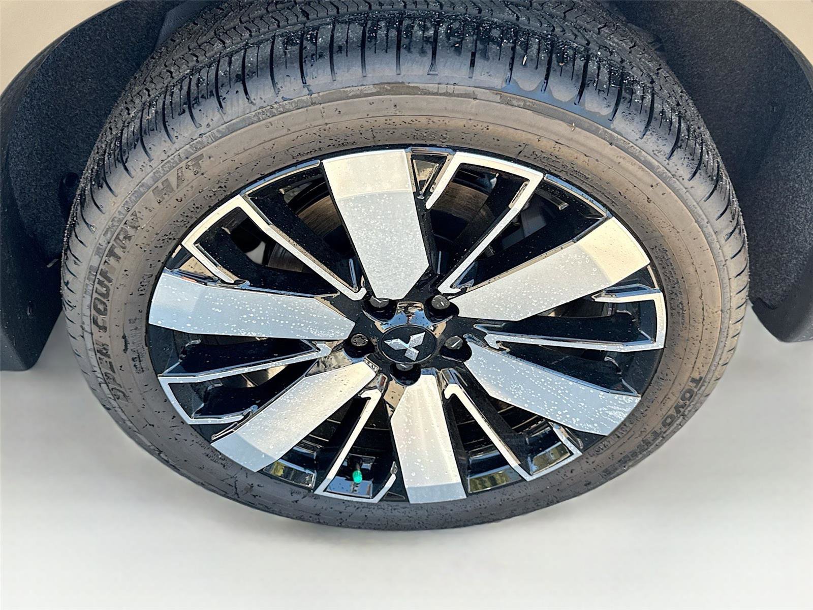 New 2025 Mitsubishi Outlander SEL image 32