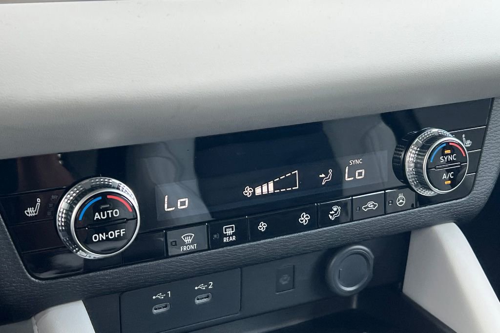 New 2026 Mitsubishi Outlander SE image 22
