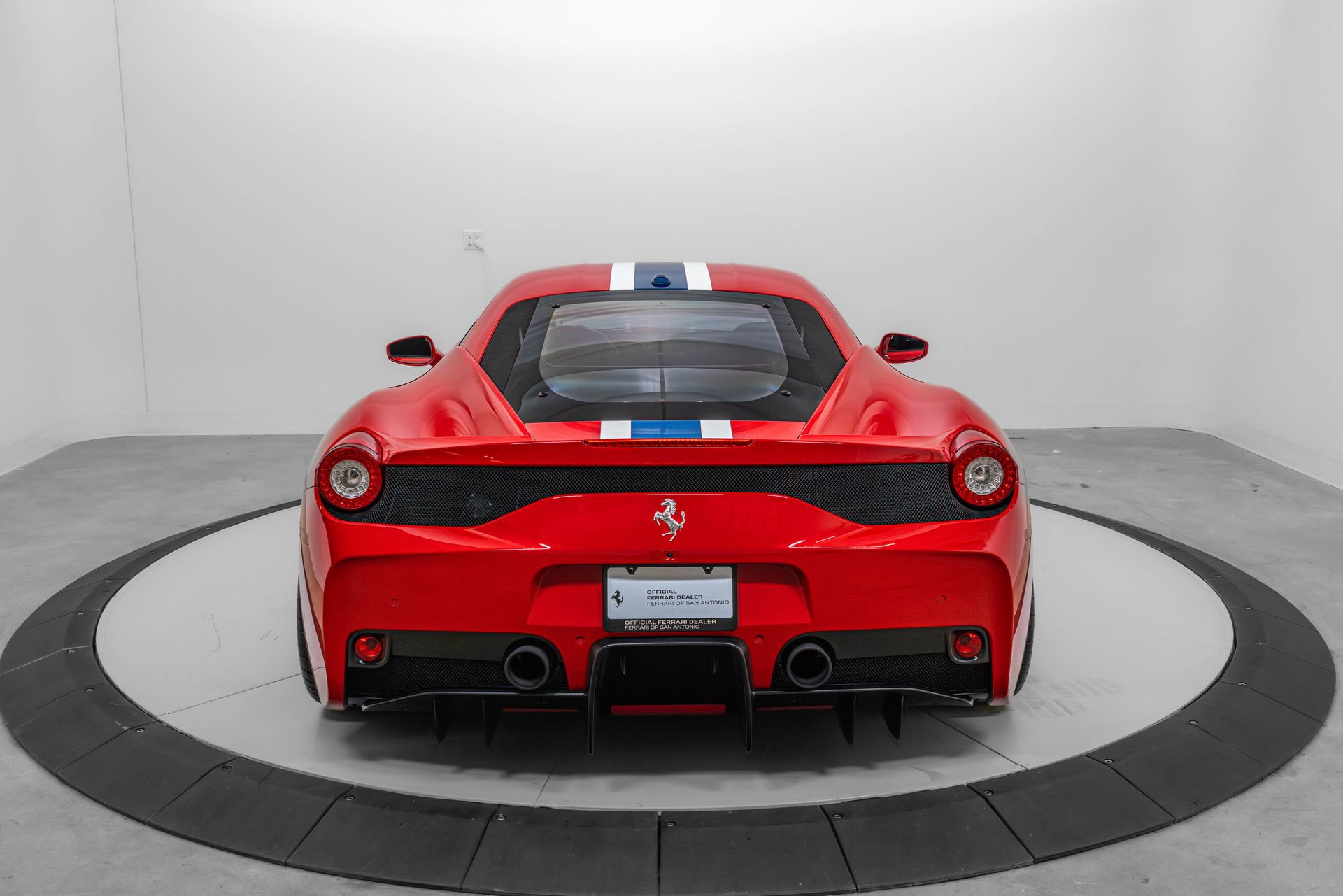 Certified 2015 Ferrari 458 Speciale Coupe RWD image 10