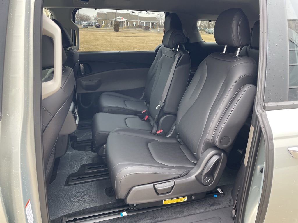 New 2026 Kia Carnival EX image 10