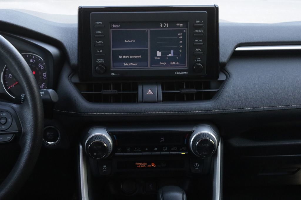 Used 2020 Toyota RAV4 XLE w/ Convenience Package image 7