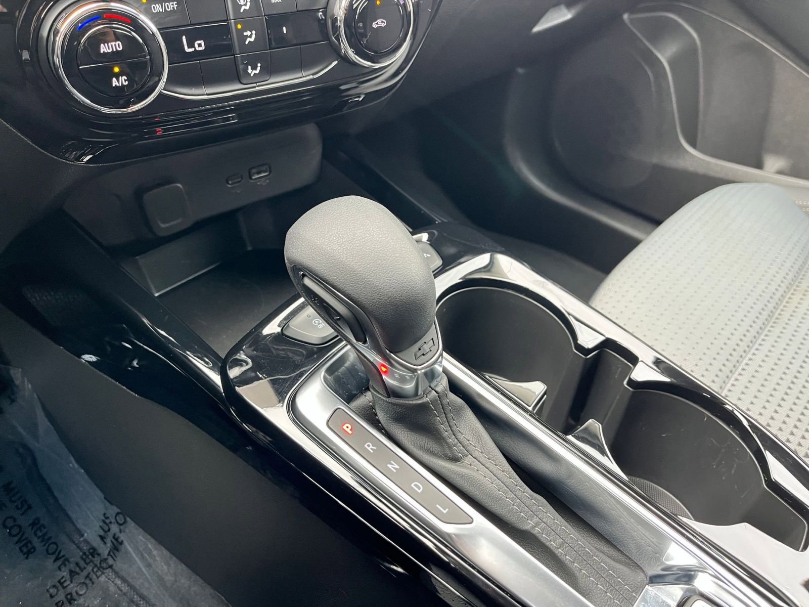 Used 2025 Chevrolet Trax LT image 39