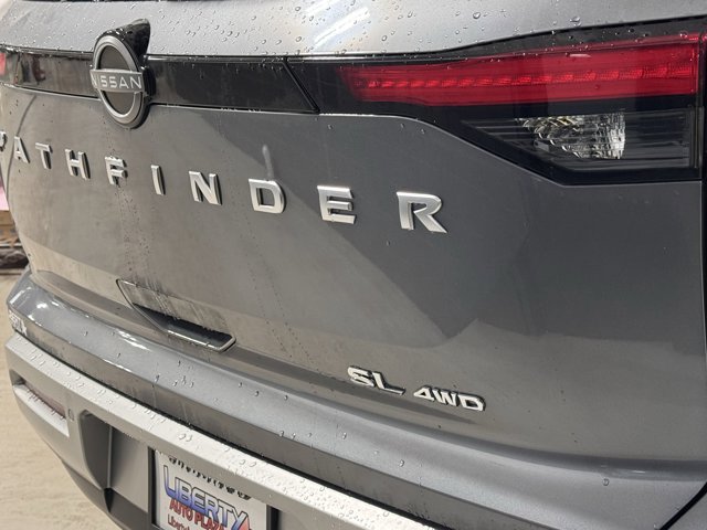 New 2025 Nissan Pathfinder SL image 14