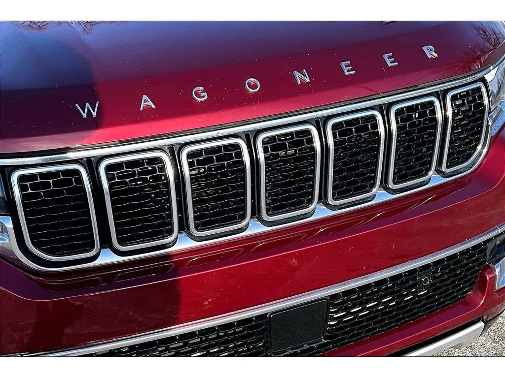 Certified 2024 Jeep Wagoneer L Series II w/ Flexible Seating Group image 32