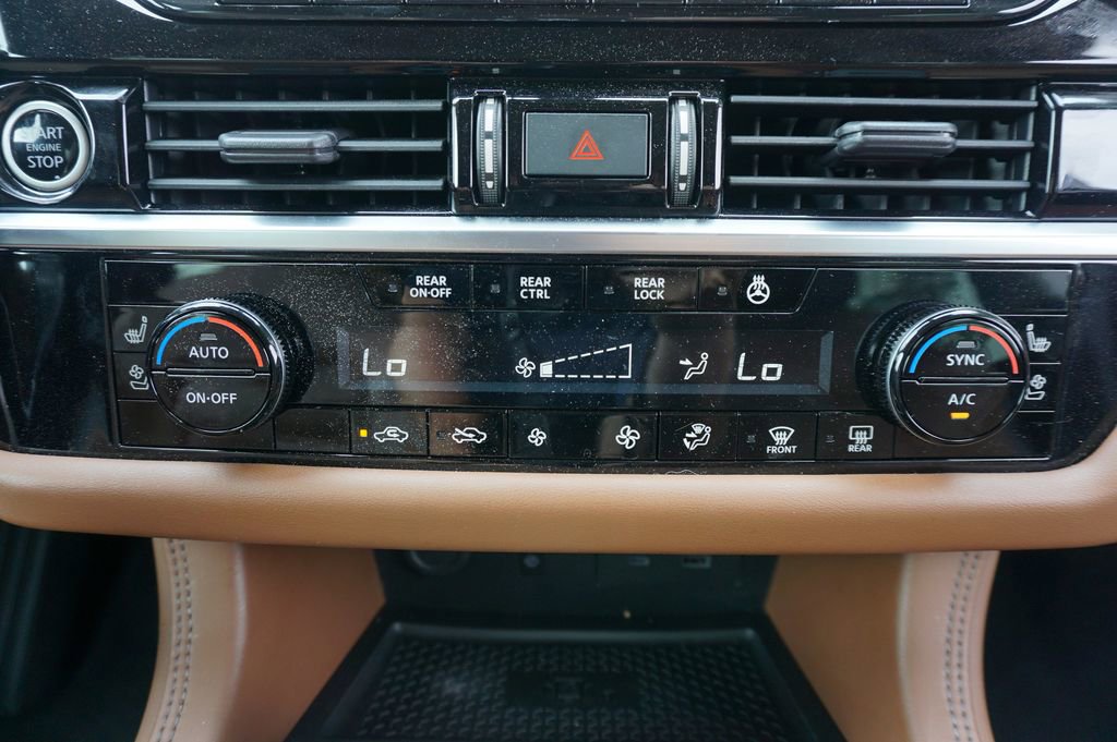 Used 2023 Nissan Pathfinder Platinum image 12