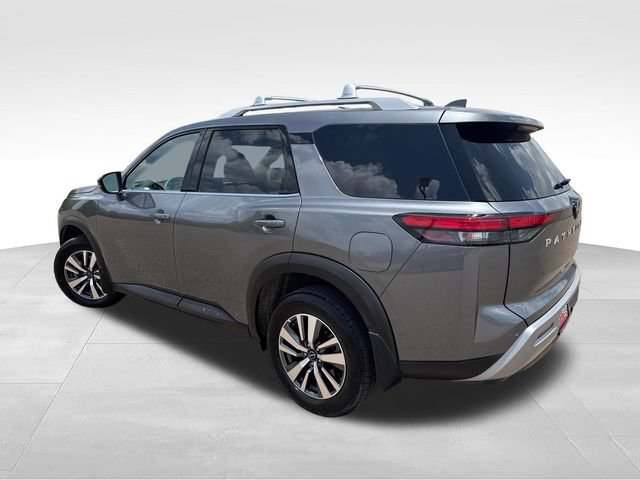 Certified 2025 Nissan Pathfinder SL w/ Cargo Package AWD/4WD image 5
