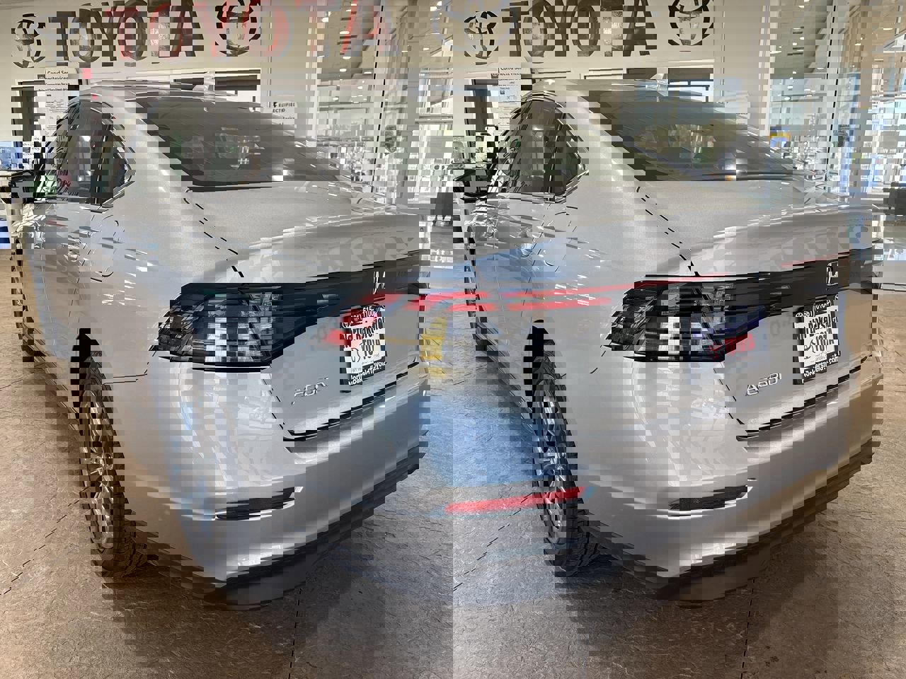 Used 2023 Honda Accord EX image 8