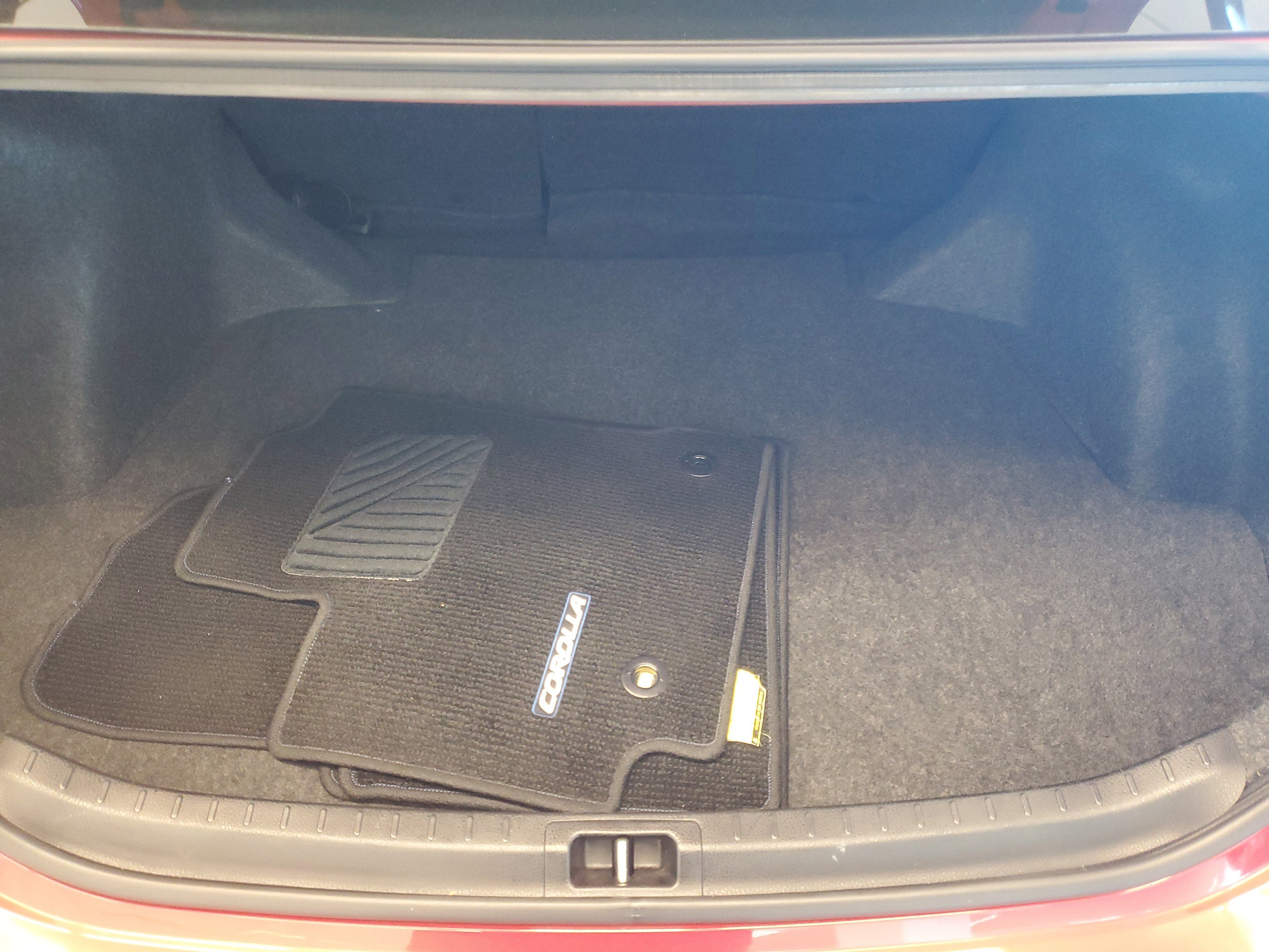 Used 2018 Toyota Corolla SE image 11