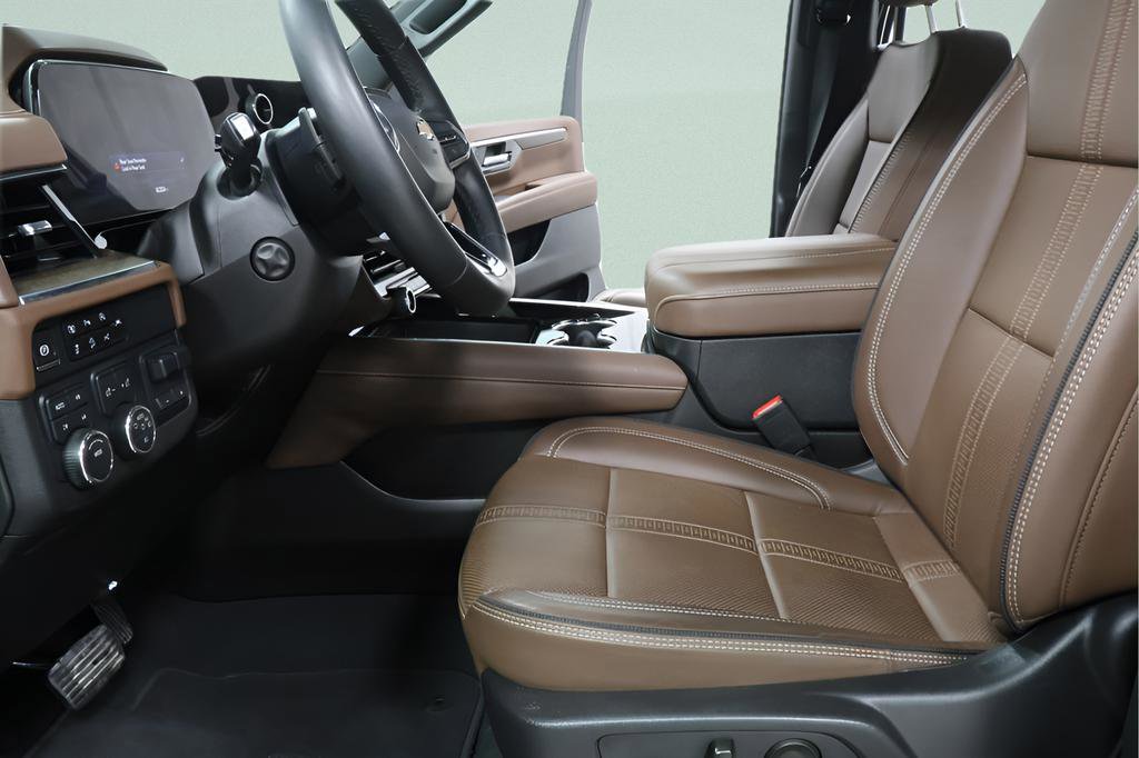 Used 2025 Chevrolet Tahoe High Country w/ Sun And Tow Package image 22
