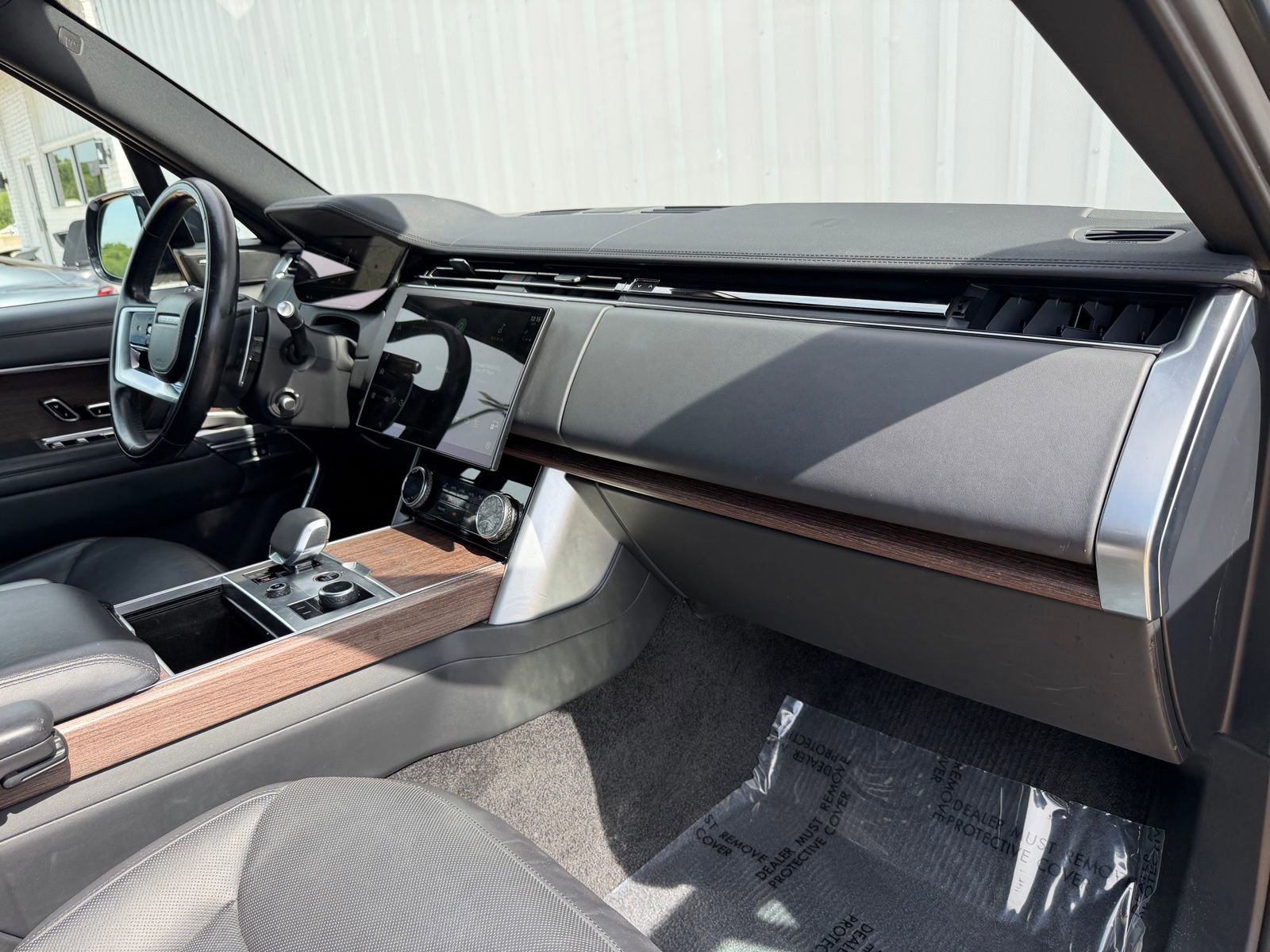 Used 2023 Land Rover Range Rover SE AWD/4WD image 17