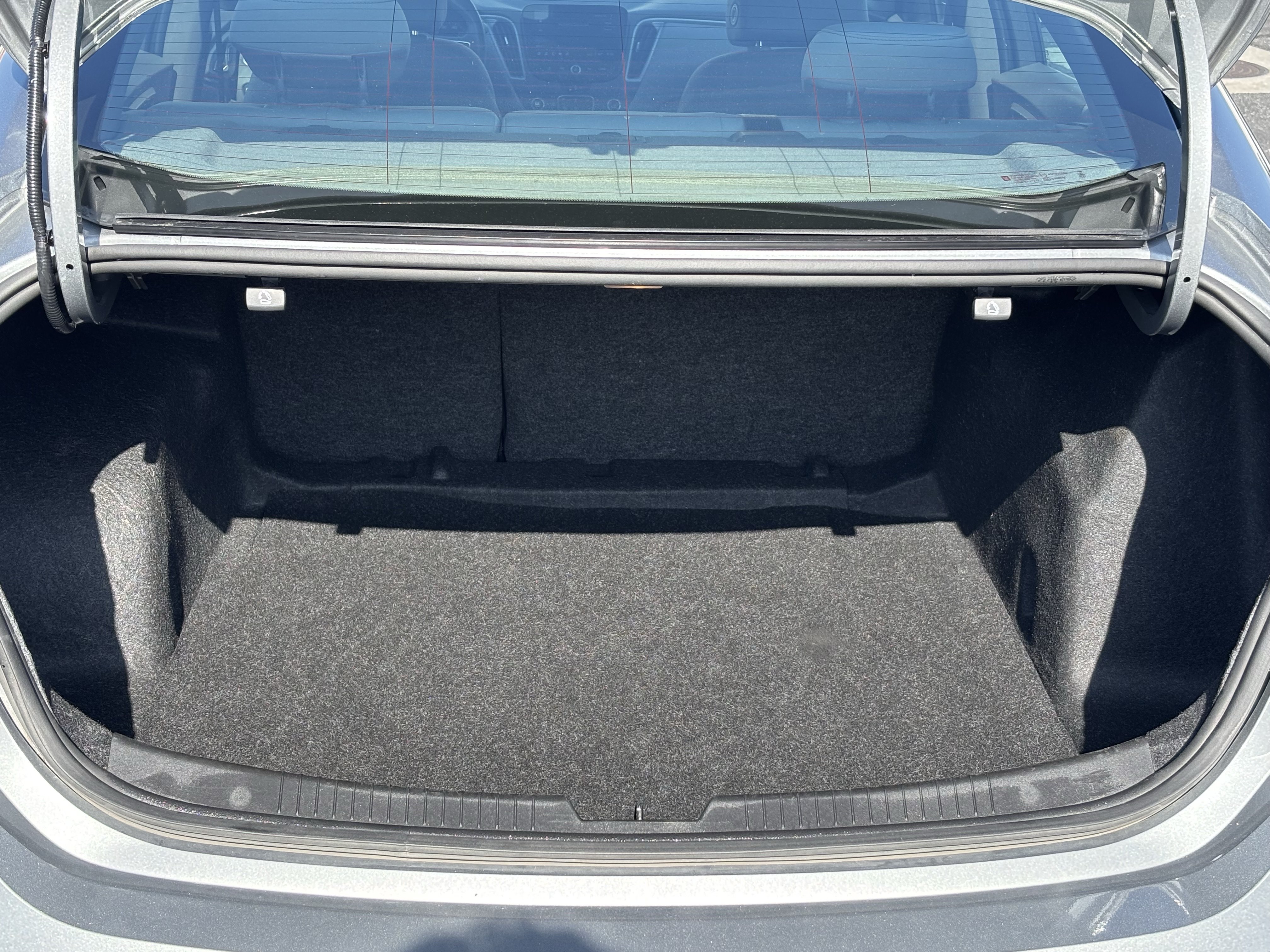 Used 2023 Chevrolet Malibu LT FWD image 12