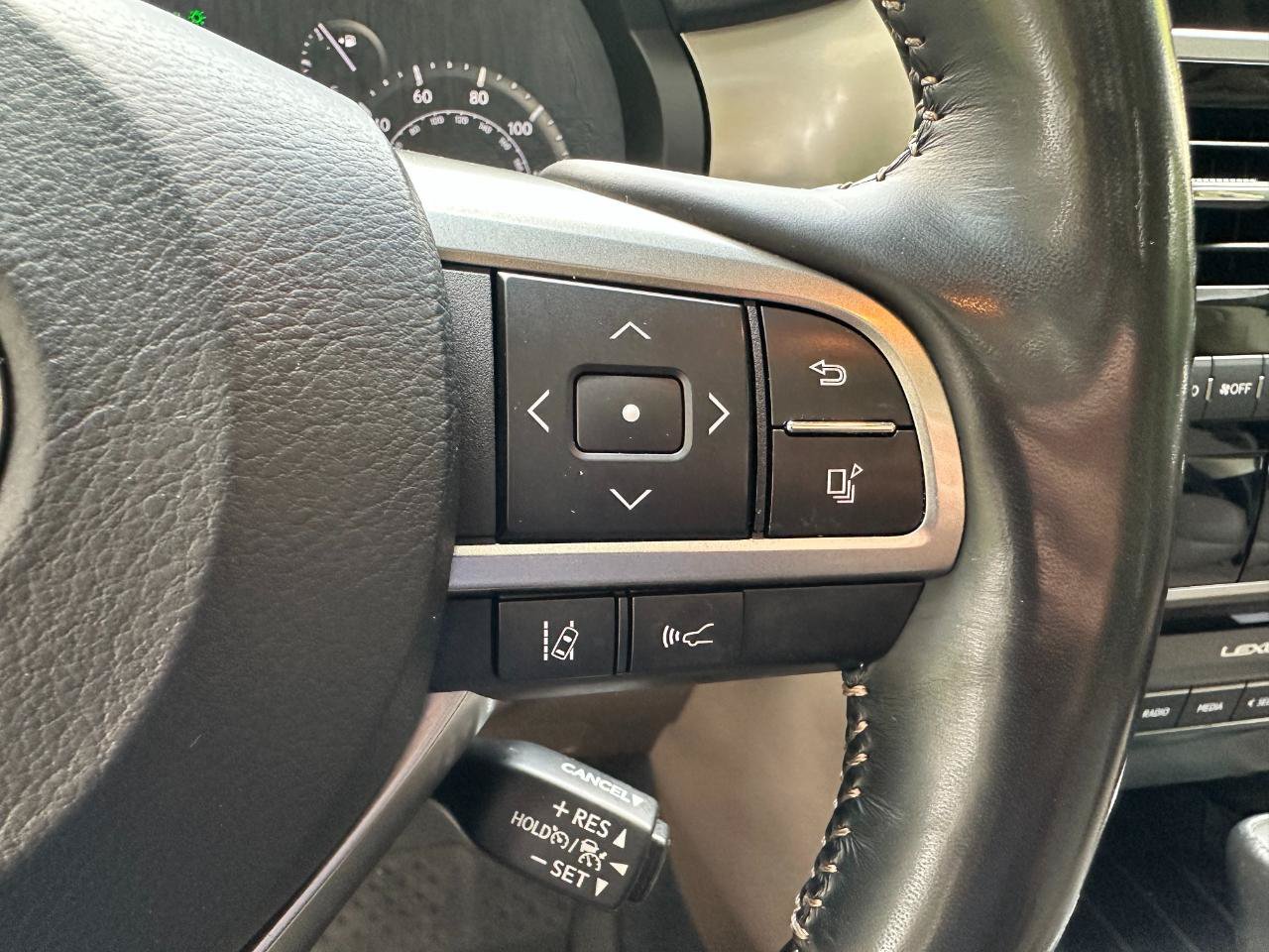 Used 2023 Lexus GX 460 Premium w/ Premium Package AWD/4WD image 39