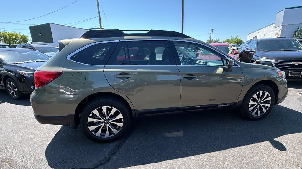 Used 2017 Subaru Outback 2.5i Limited AWD/4WD image 3
