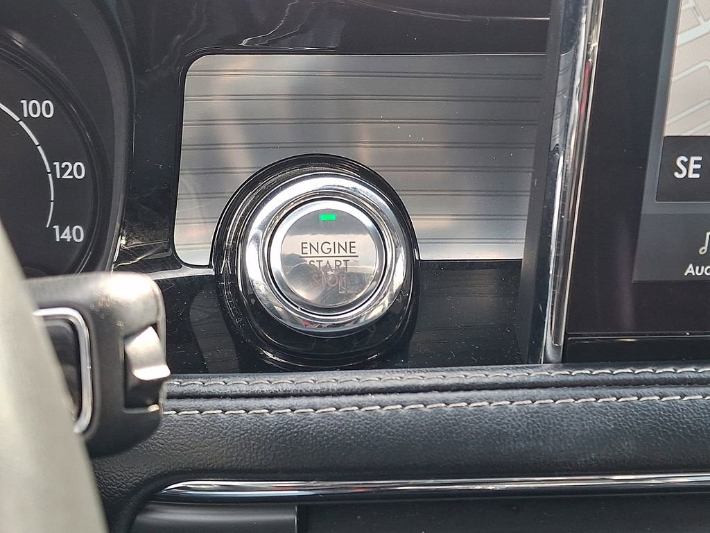 Used 2022 Lincoln Corsair AWD w/ Premium Package image 23