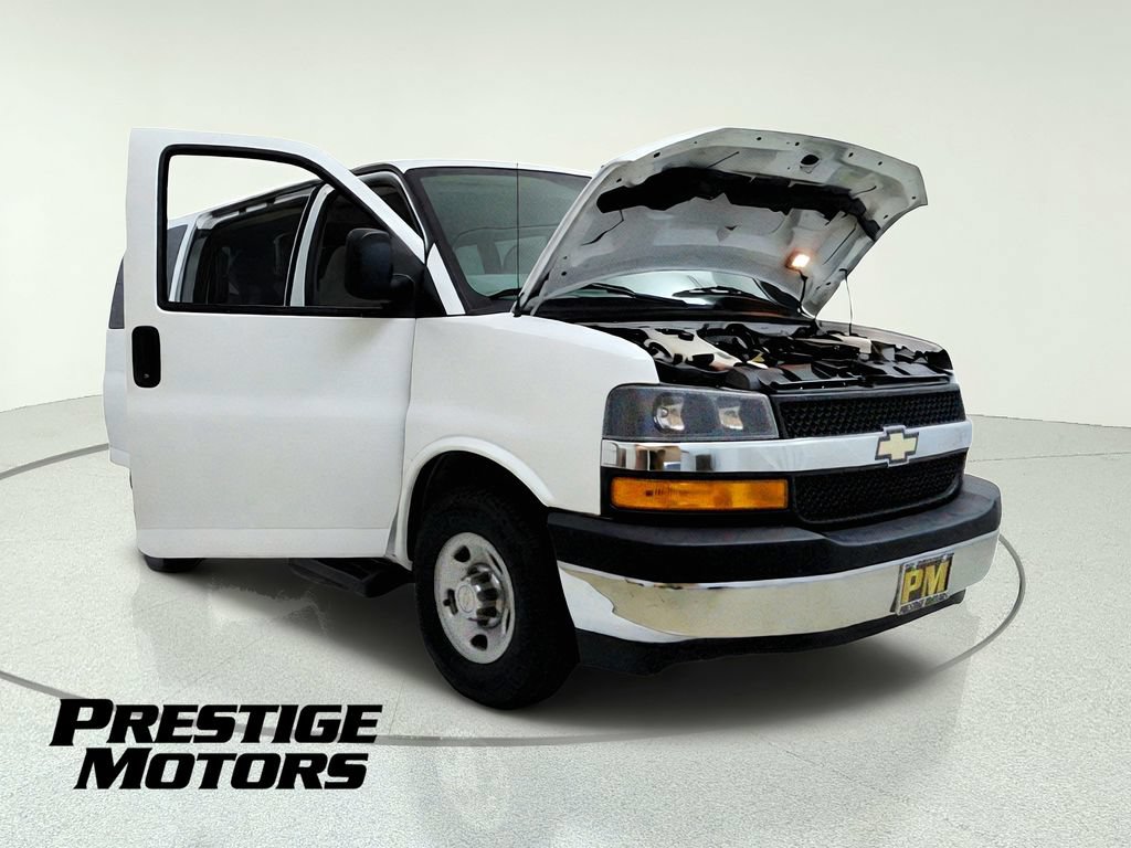 Used 2018 Chevrolet Express 3500 LT w/ LT Preferred Equipment Group RWD image 11