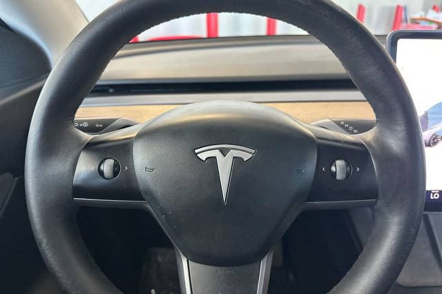 Used 2021 Tesla Model Y Long Range AWD/4WD image 26