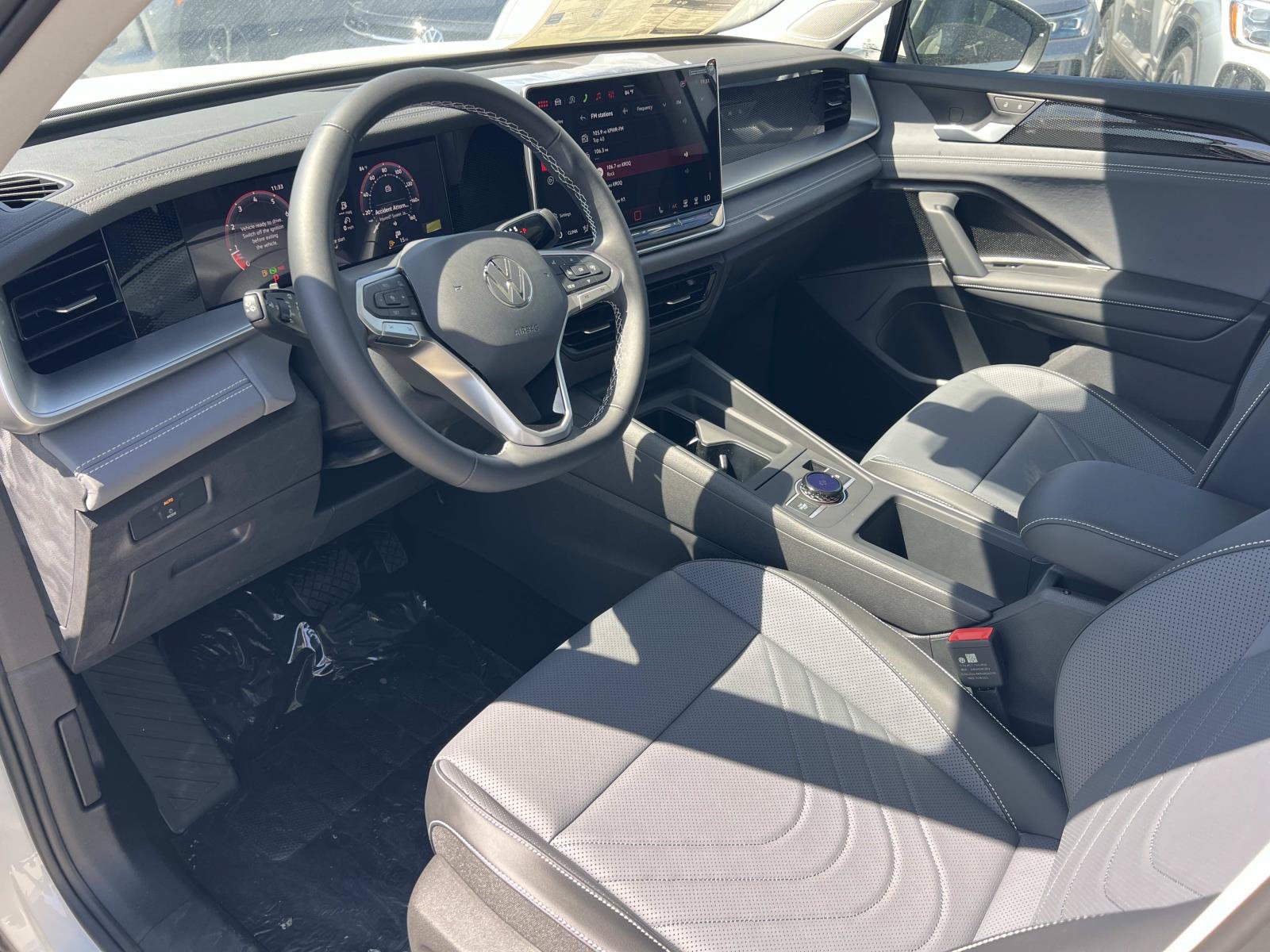New 2026 Volkswagen Tiguan SE FWD image 5