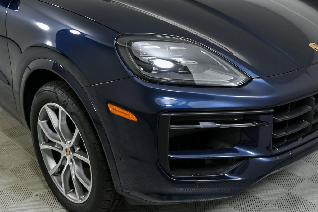 New 2025 Porsche Cayenne image 38