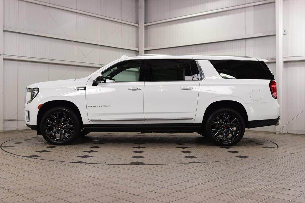 Used 2024 GMC Yukon XL Denali AWD/4WD image 4
